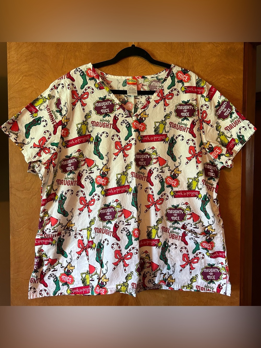 Dr. Seuss The Grinch 2X Holiday Scrub Top